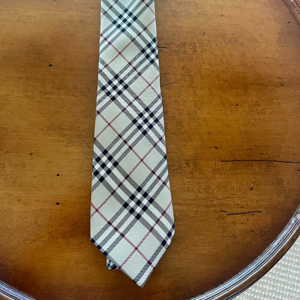 Authentic Burberry Men’s Silk Tie Beige